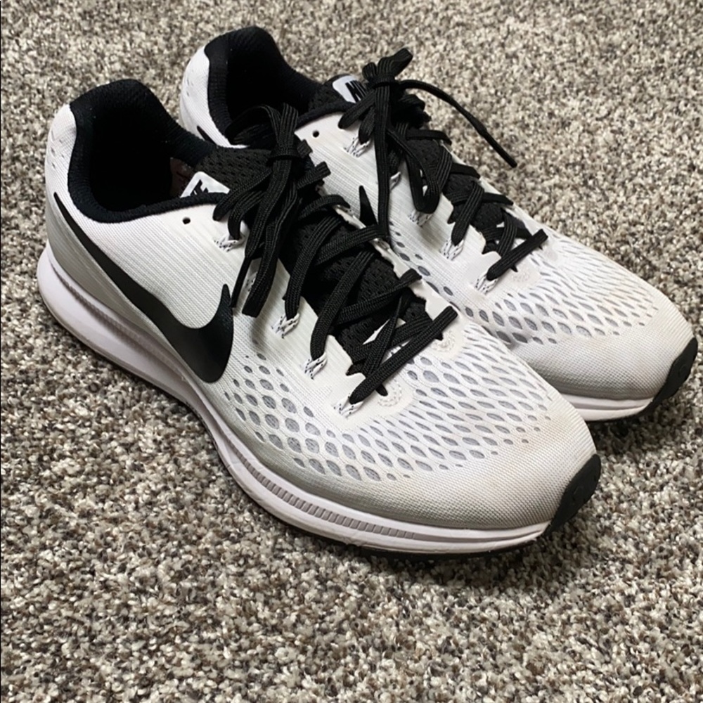 Nike Air Zoom Pegasus 34 running shoes